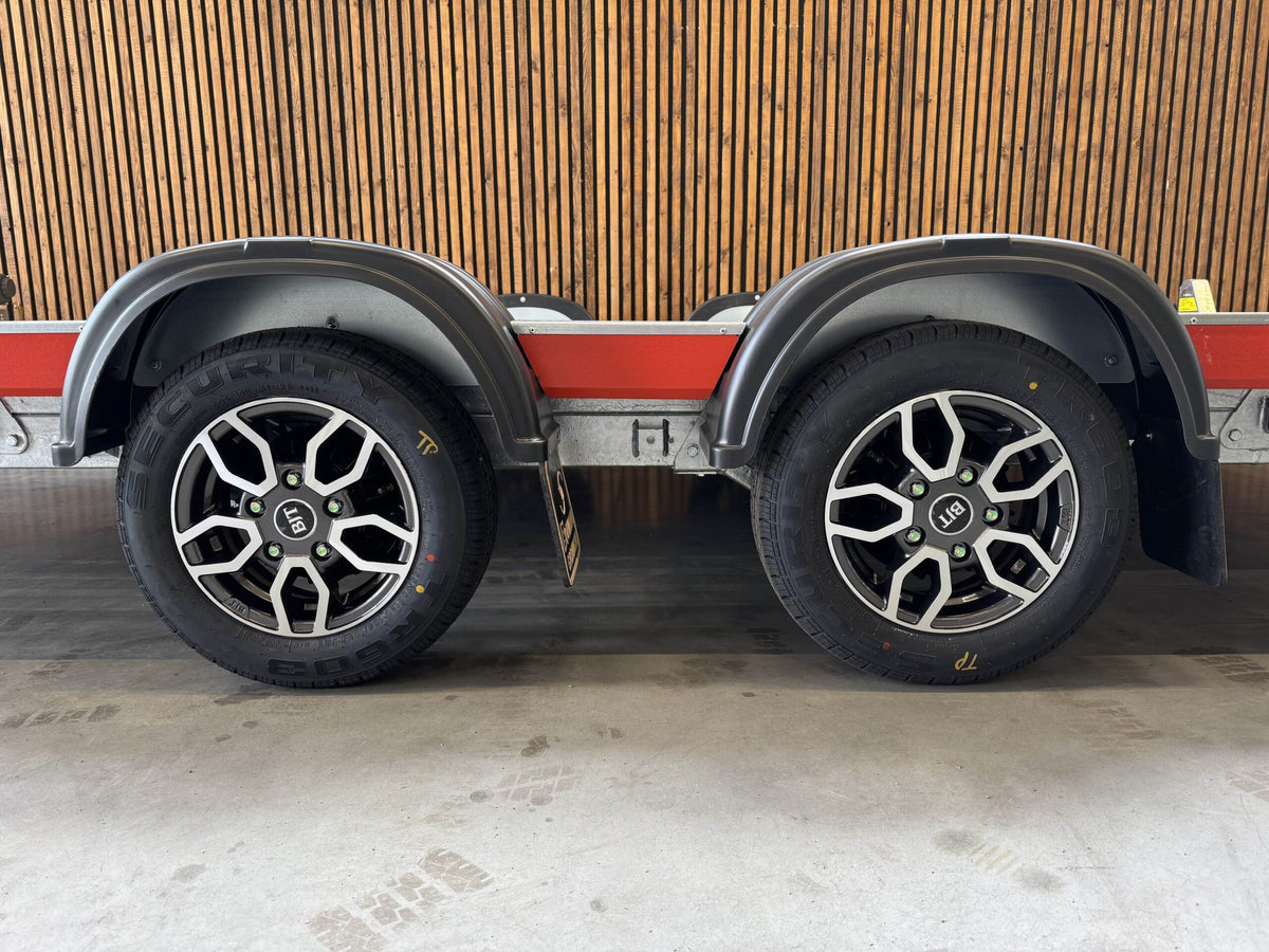 Brian James A Transporter 450×200 2-osiowy 12 cali 3000kg SK-OPIY