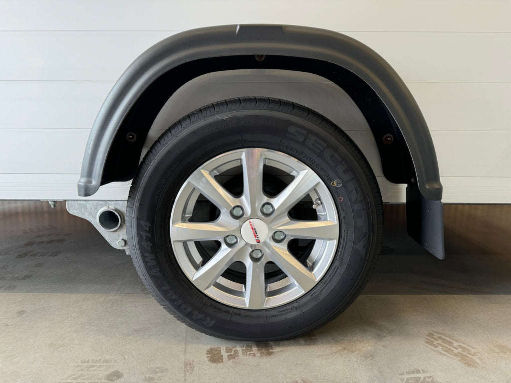 Debon Roadster C300 300x155x190 1300kg IKl