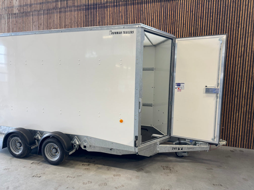 Ifor Williams Boxvan BV126G Zamknięta przyczepa 364x173x214 3500kg IO-78