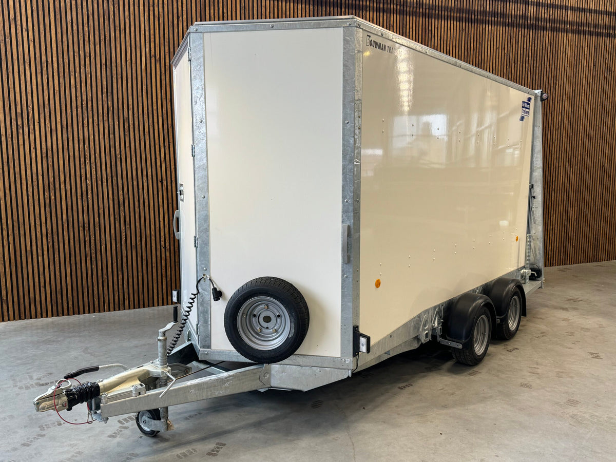 Ifor Williams Boxvan BV126G Zamknięta przyczepa 364x173x214 3500kg IO-78